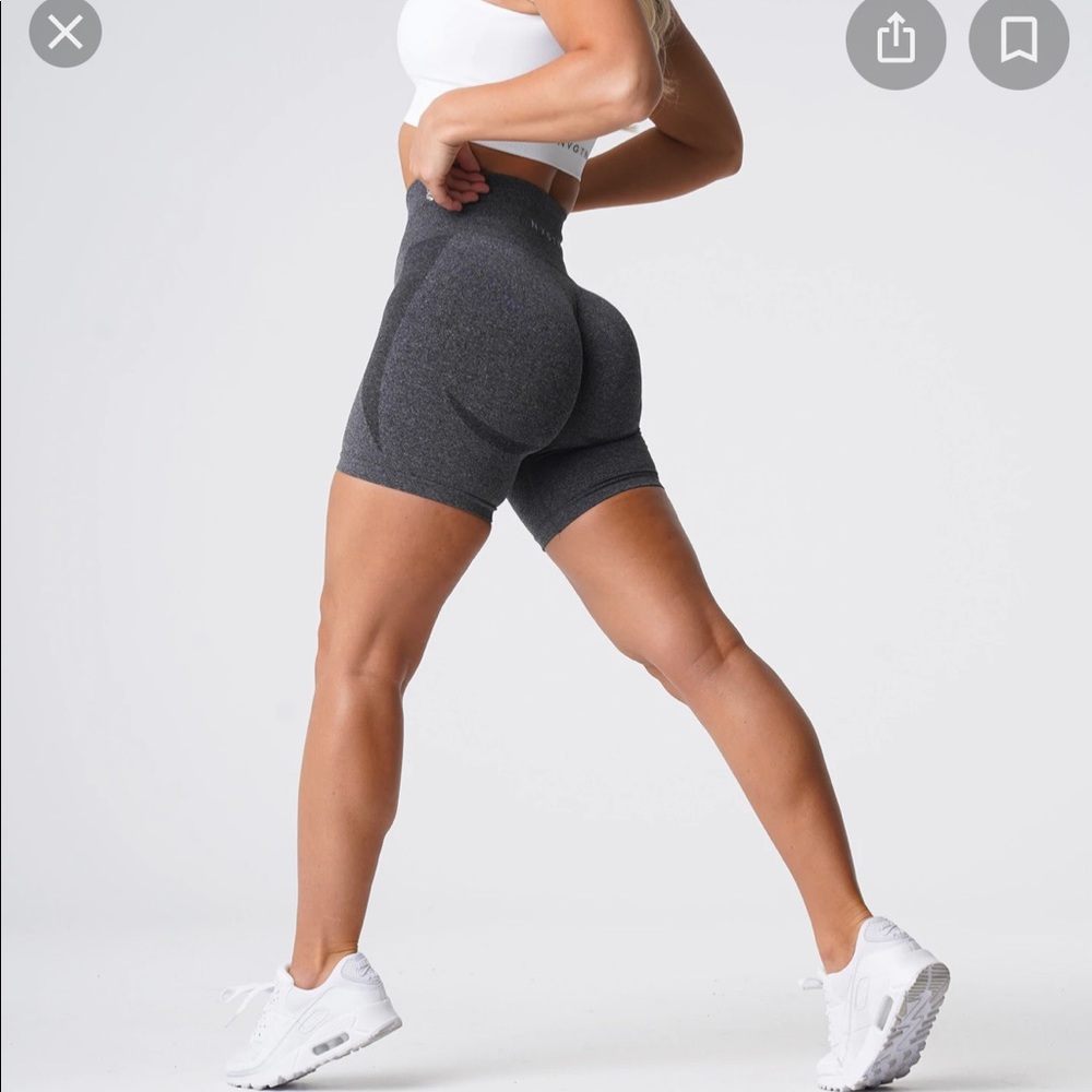 NVGTN contour shorts